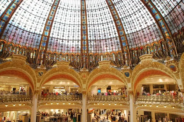 La coupole des Galeries Lafayette — © Crédit photo : Inspiration for travellers