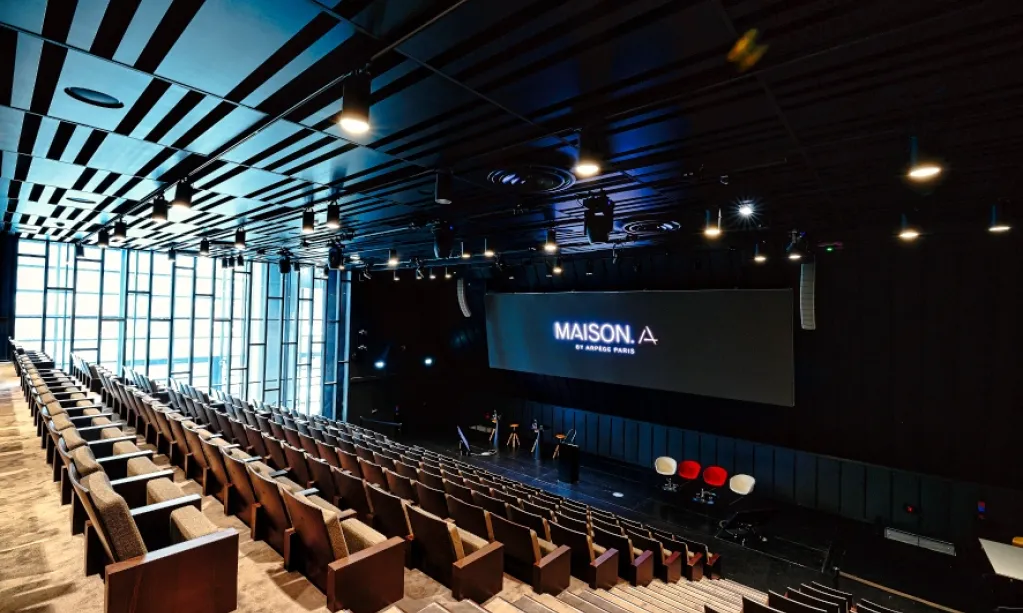 AUDITORIUM METAL57